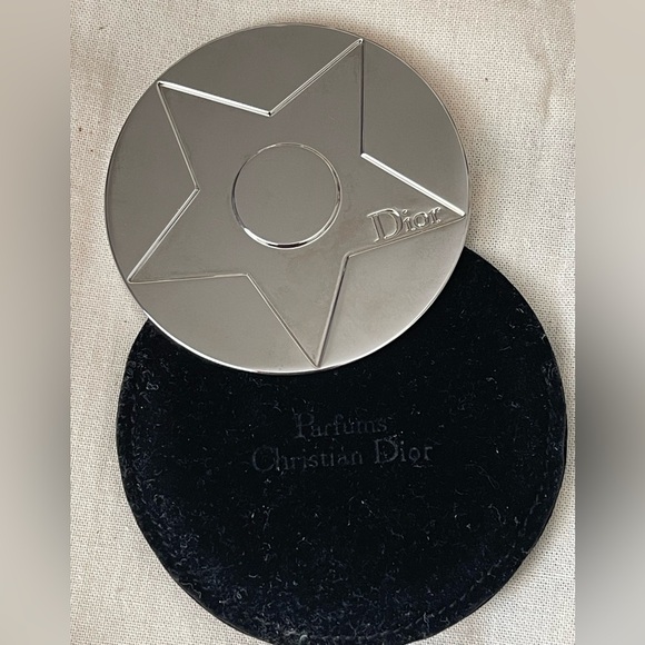 DIOR MIRROR W/POUCH✨CHRISTIAN DIOR PARFUMS✨HAS WEIGHT TO IT✨NEW - Picture 1 of 7